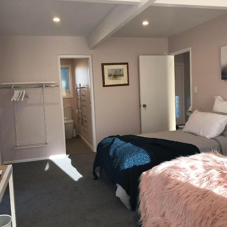 Allie'S Hill Top Haven Bed & Breakfast Whanganui Bagian luar foto