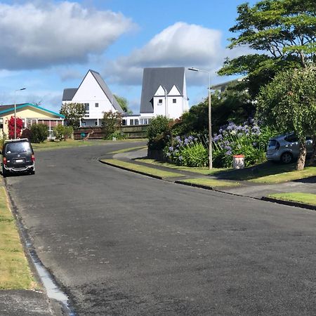 Allie'S Hill Top Haven Bed & Breakfast Whanganui Bagian luar foto