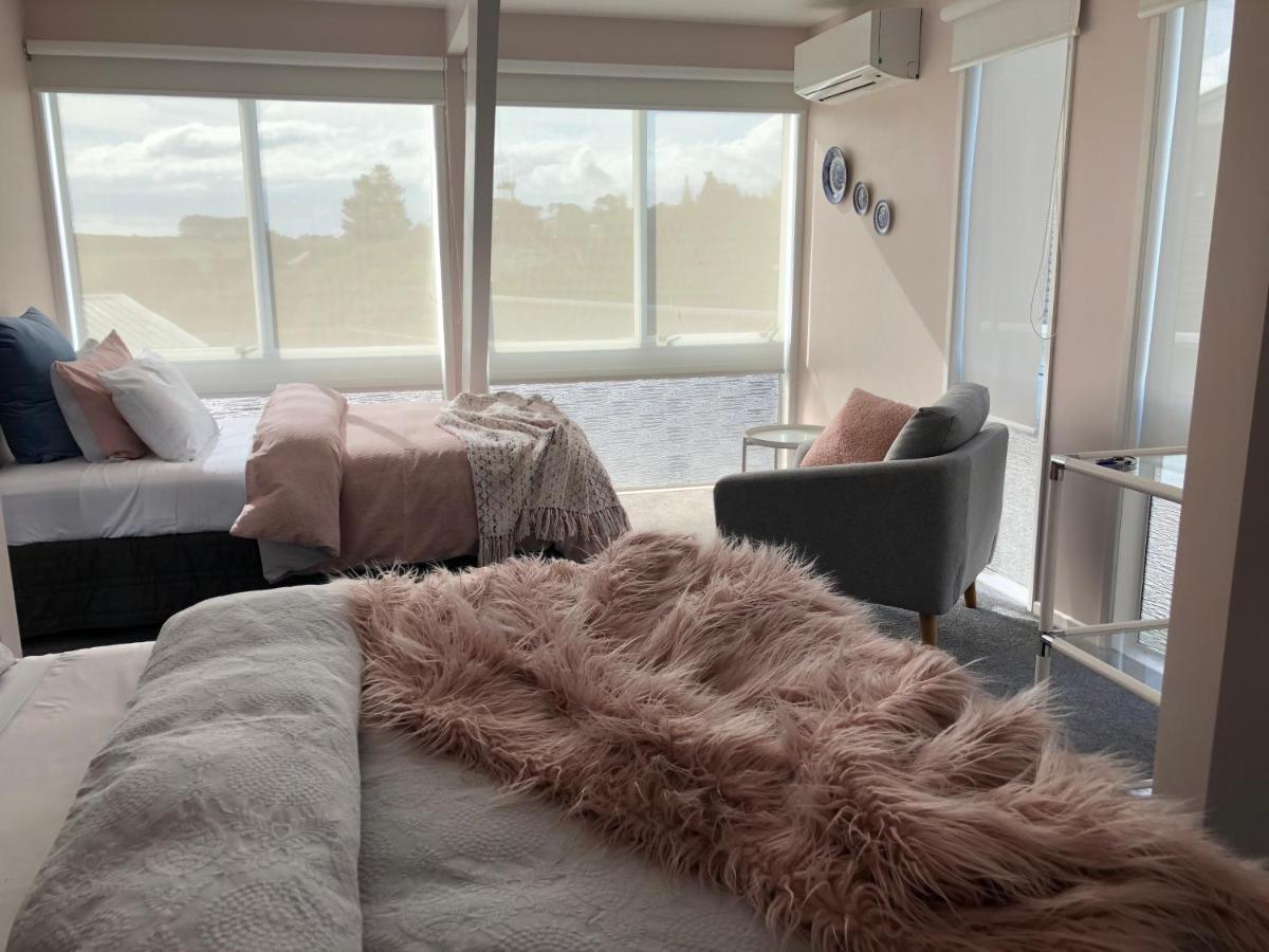Allie'S Hill Top Haven Bed & Breakfast Whanganui Bagian luar foto